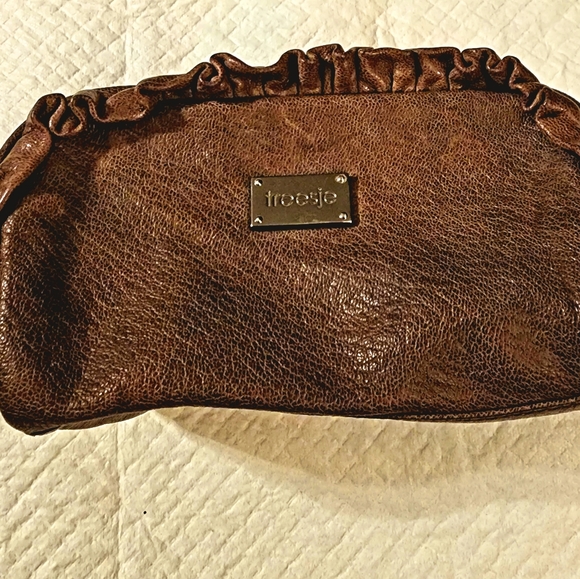 Treesje Brown leather with ruffle makeup bag pouch - Picture 5 of 9